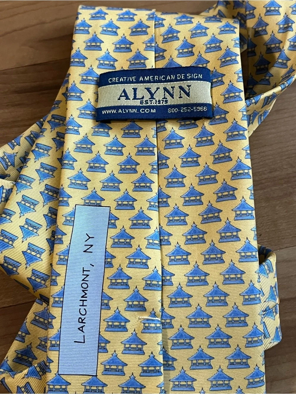 Vintage Alynn Neckwear Silk Tie Yellow Blue Gazebo Larchmont NY Custom Novelty